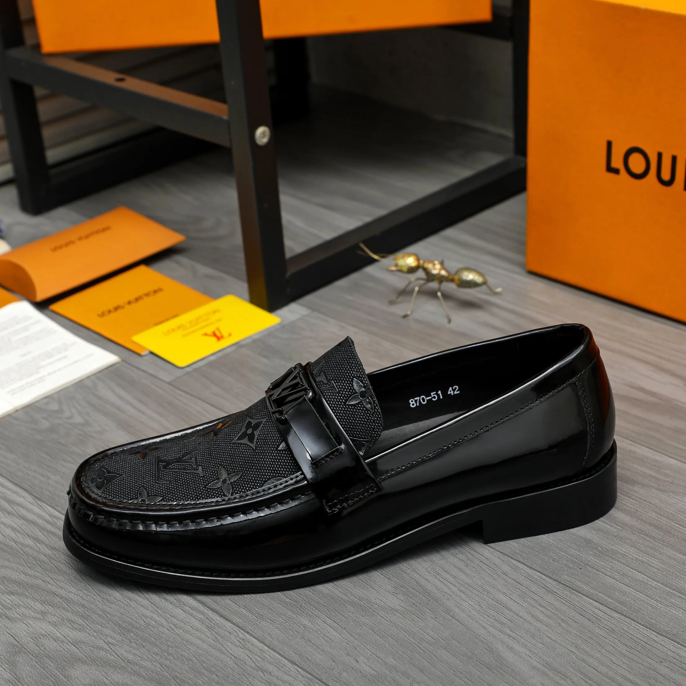 Men's shoes 💰p460 Product trademark: LV "Louis Vuitton" business slip-on leather shoes Regular size: 39-45 (45 is custom-made and non-returnable) Product materials: Selected embossed cowhide upper, cowhide lining, original rubber outsole
